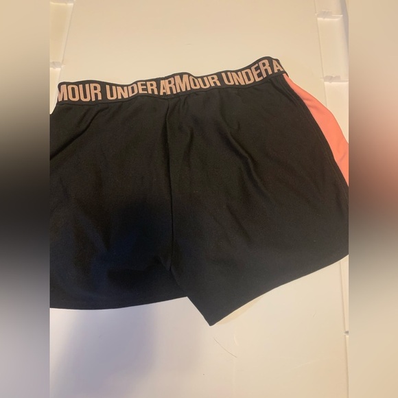 Under Armour Athletic Shorts in Black, Size Women’s Small - Picture 4 of 4